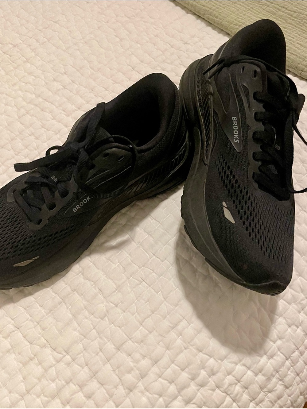 Brooks Men's Black Adrenaline Running Shoes